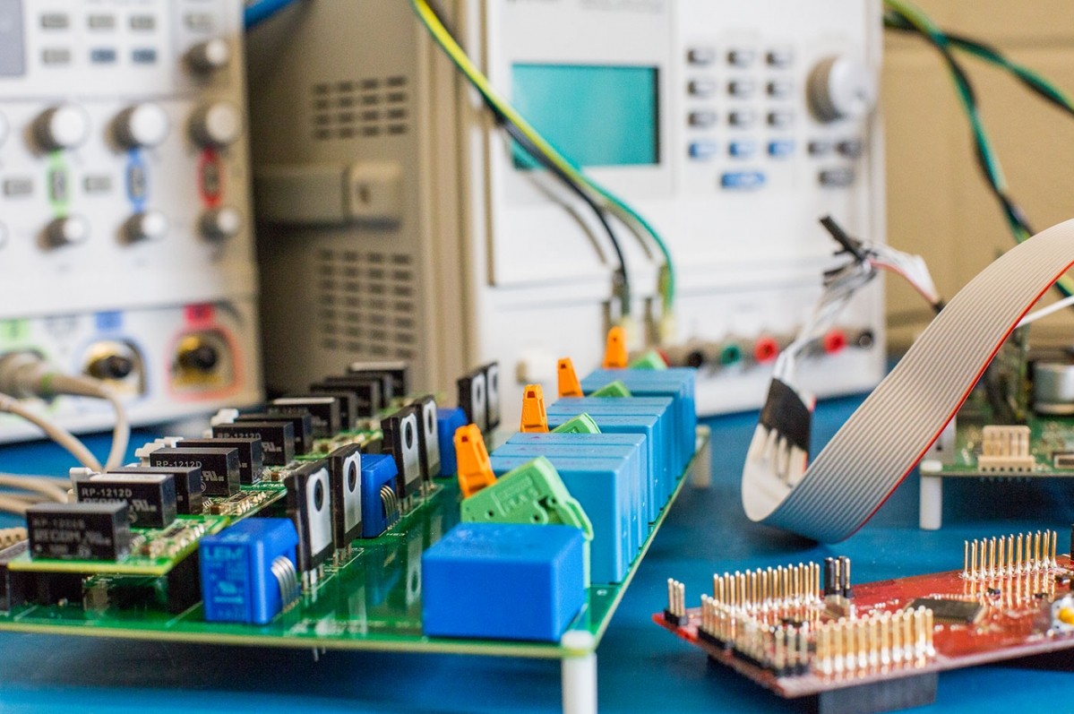 Preindl’s lab at Columbia Engineering focuses on improving the design of power electronics for higher efficiency and performance Preindl’s lab at Columbia Engineering focuses on improving the design of power electronics for higher efficiency and performance